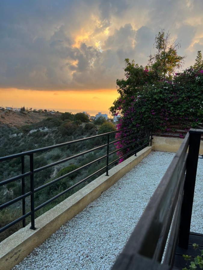 Hillview Apartment Пейя Экстерьер фото