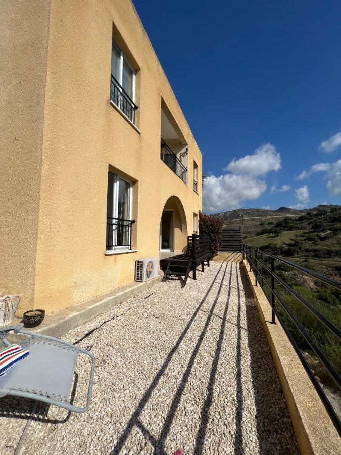 Hillview Apartment Пейя Экстерьер фото