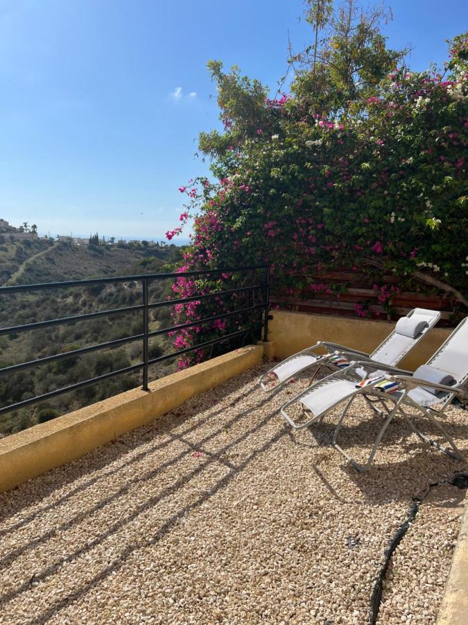 Hillview Apartment Пейя Экстерьер фото