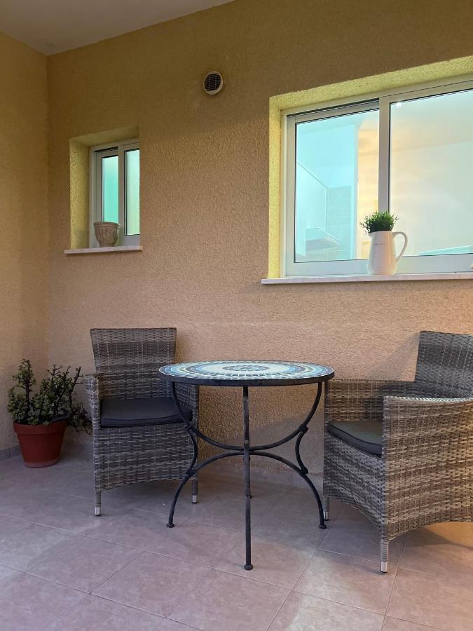 Hillview Apartment Пейя Экстерьер фото